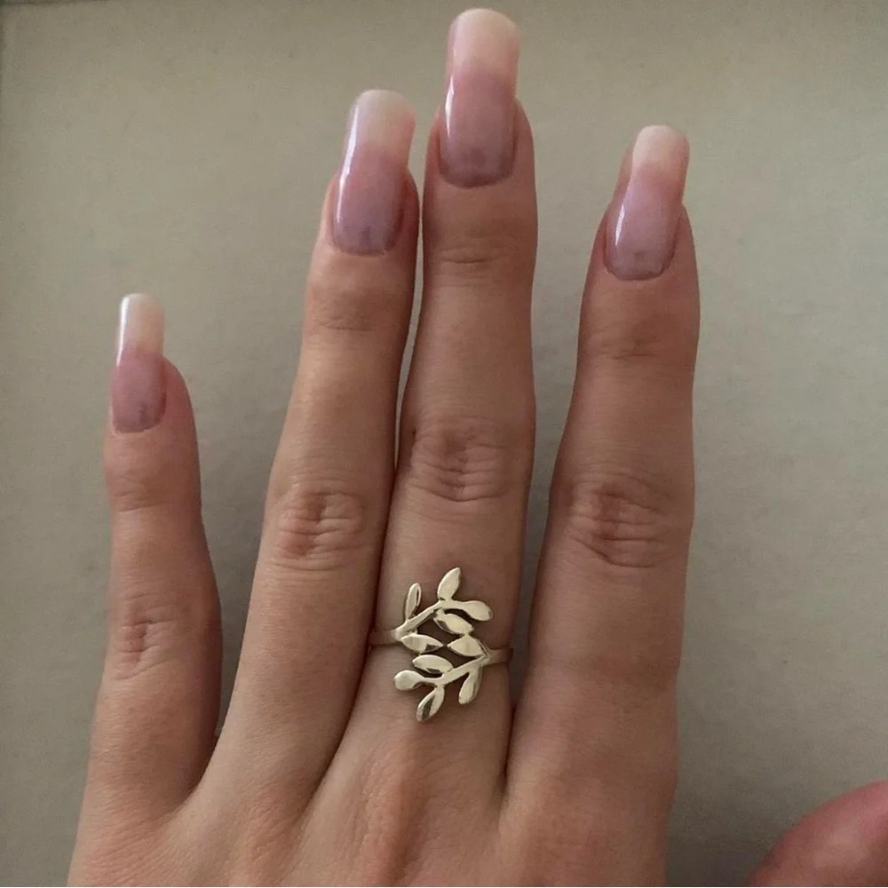 Vintage 925 Sterling Silver Dainty Leaf Wrap Ring Size 6.5 - Picture 2 of 8